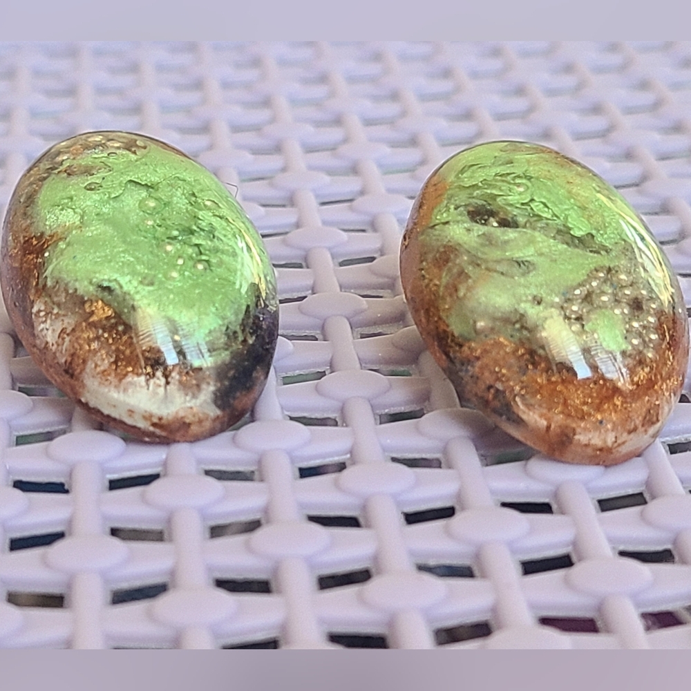 Elegant Green and Brown Earrings